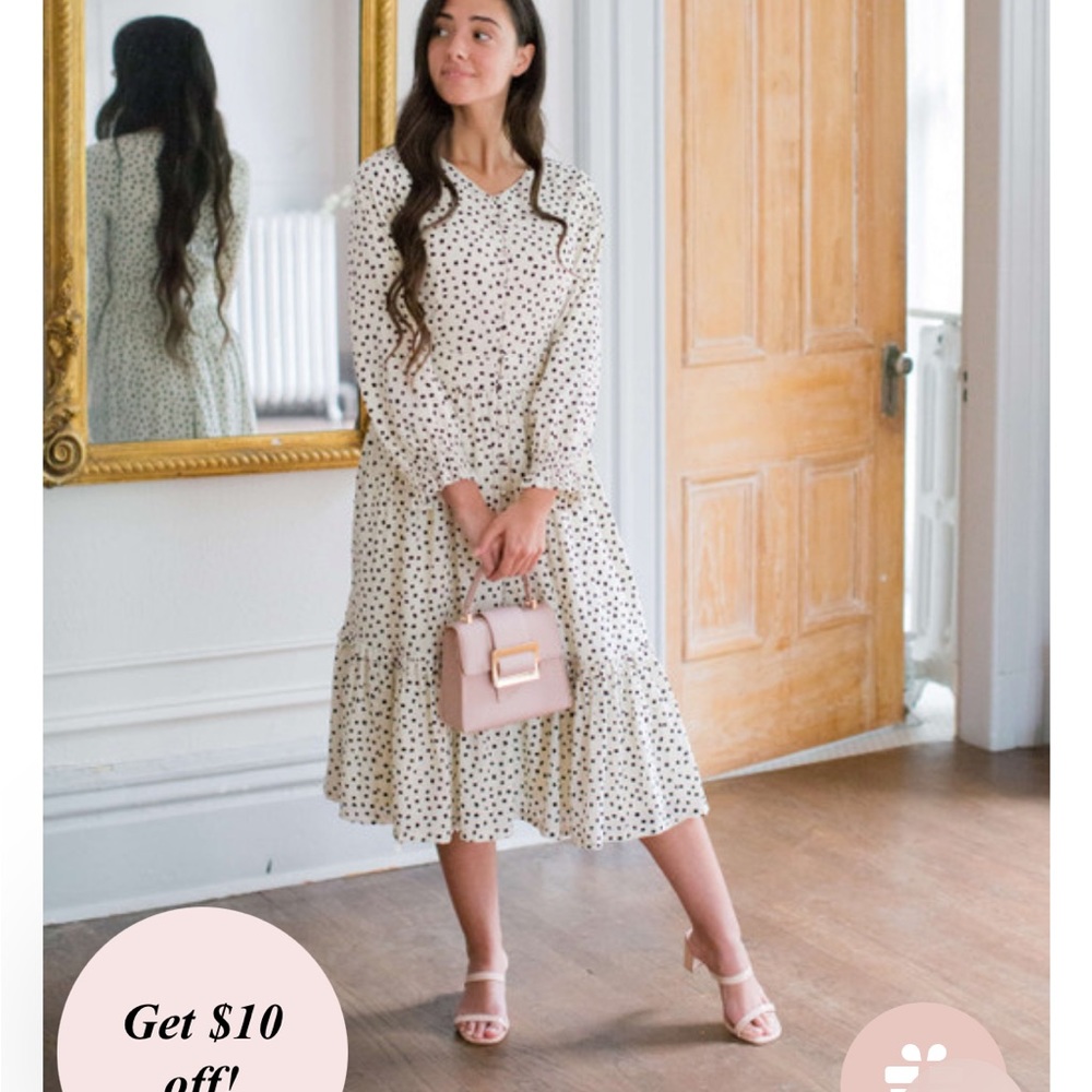 dainty coffee dress worn only 2 times good condition no stains